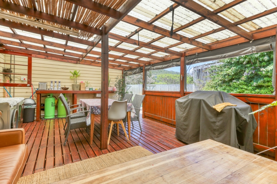To Let 4 Bedroom Property for Rent in Crofters Valley Western Cape